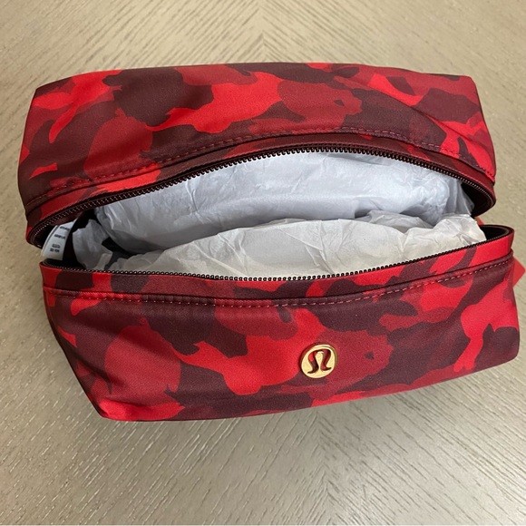SOLD! Lululemon Athletica New Year Feeling Ready Mini Zip Pouch Red Camouflage - Picture 8 of 16